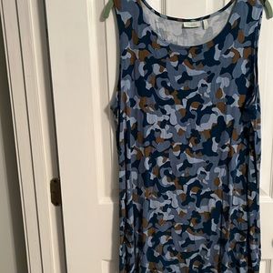 Logo sleeveless camo long tank size XL